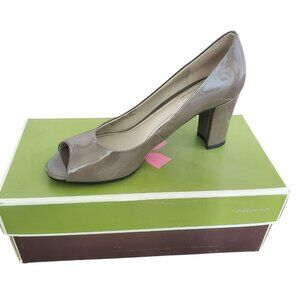 *NEW in box* Naturalizer open toe Shoes